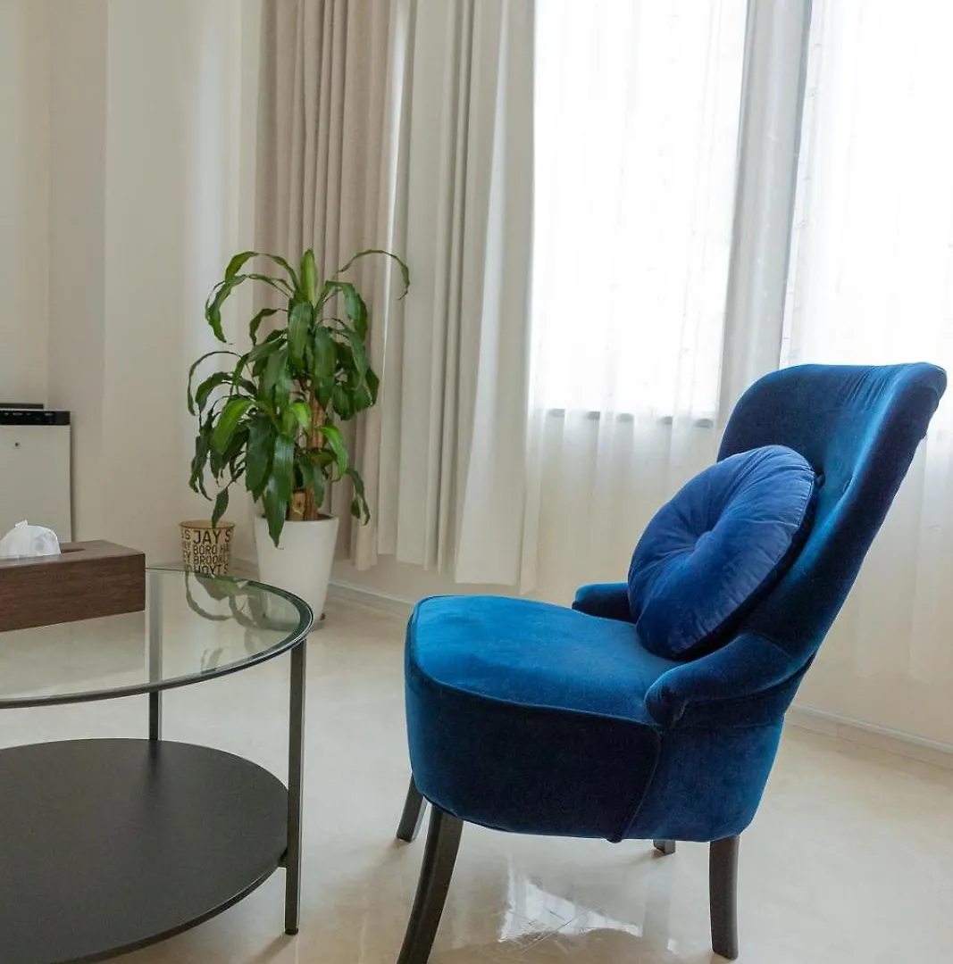 Elena Premium Namba Stay Осака 0*,